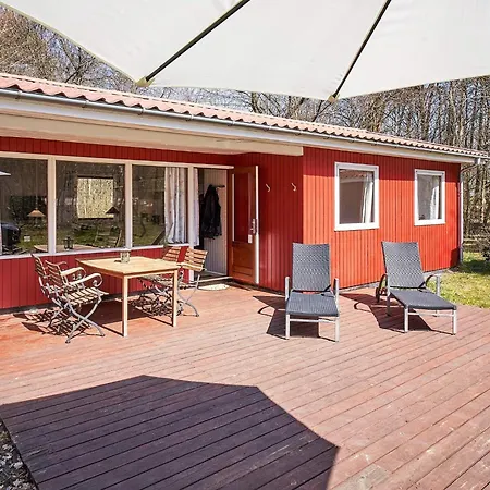 Cozy Summer House Near The Holiday home *